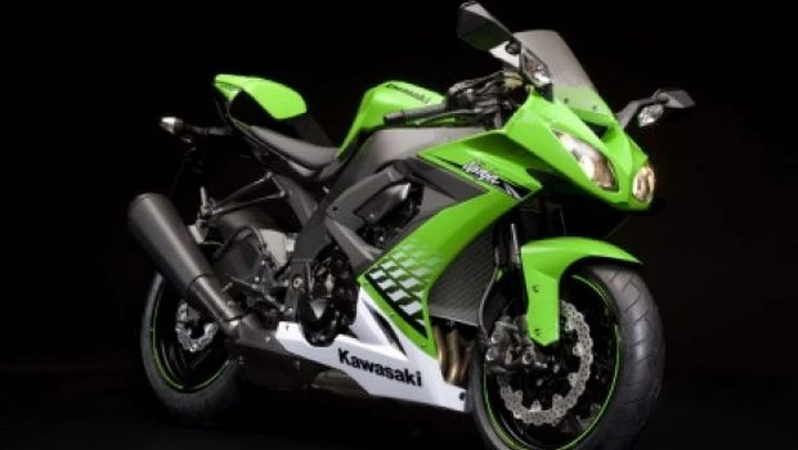 Anteprima Kawasaki Ninja ZX-10R 2010: la Ninja affila le armi