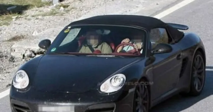 Porsche Boxster: nuove foto spia della variante Speedster