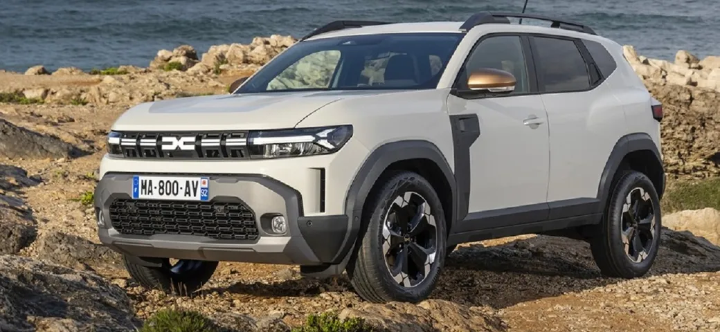 Dacia Duster dice no all'elettrico almeno fino al 2030