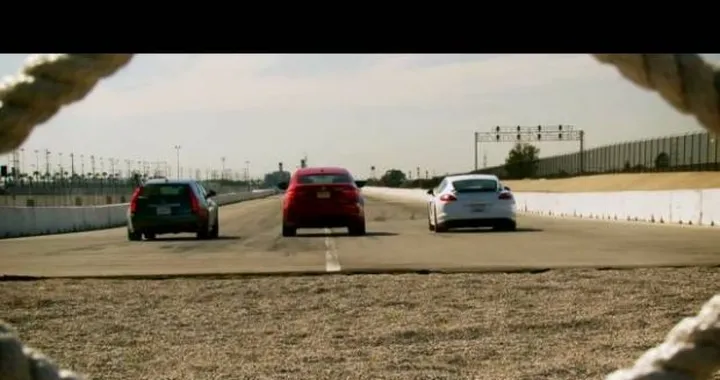 Video: drag-race fra BMW X6 M, Cadillac CTS-V Wagon e Porsche Panamera Turbo