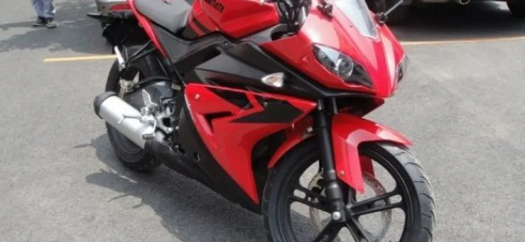 Genata RC-125: una Yamaha YZF-R125 'Made in China'