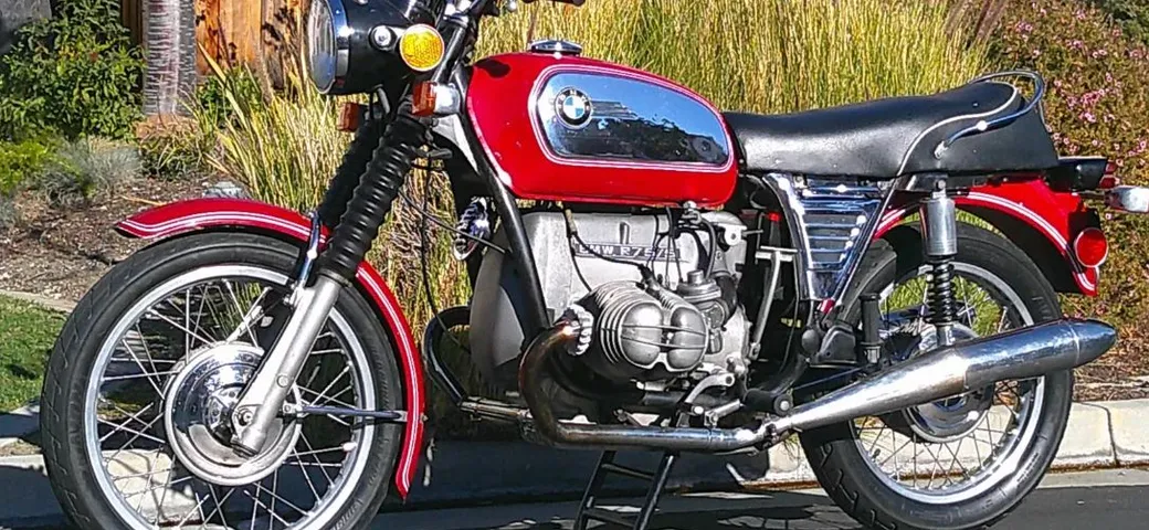 Incredibile ritrovamento: questa BMW R75/5 del ‘72 potrebbe essere un'autentica miniera d'oro