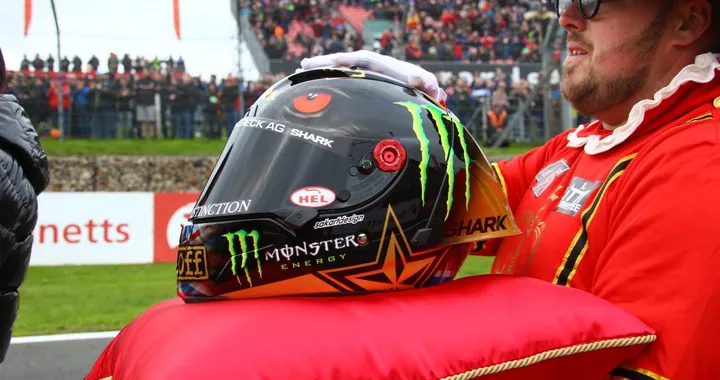 Scott Redding, Shark presenta un casco speciale per festeggiare il titolo nel BSB