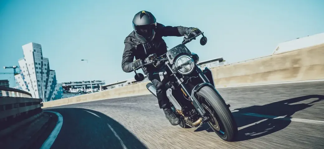 Husqvarna Mobility porta in tour europeo Vitpilen 801 e Svartpilen 801