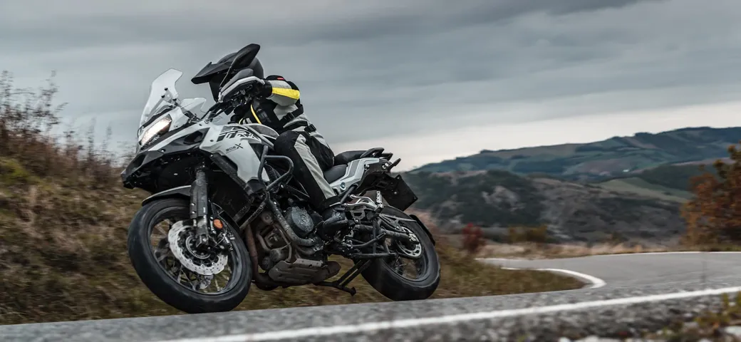 Benelli svela le nuove TRK 502 e TRK 502 X 2021: ecco come cambiano le best-seller