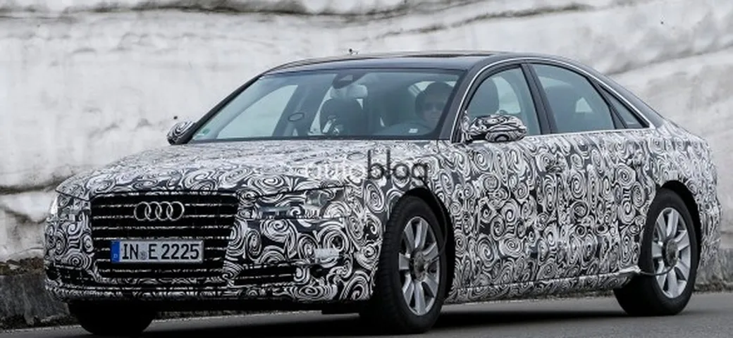 Audi A8 restyling: foto spia