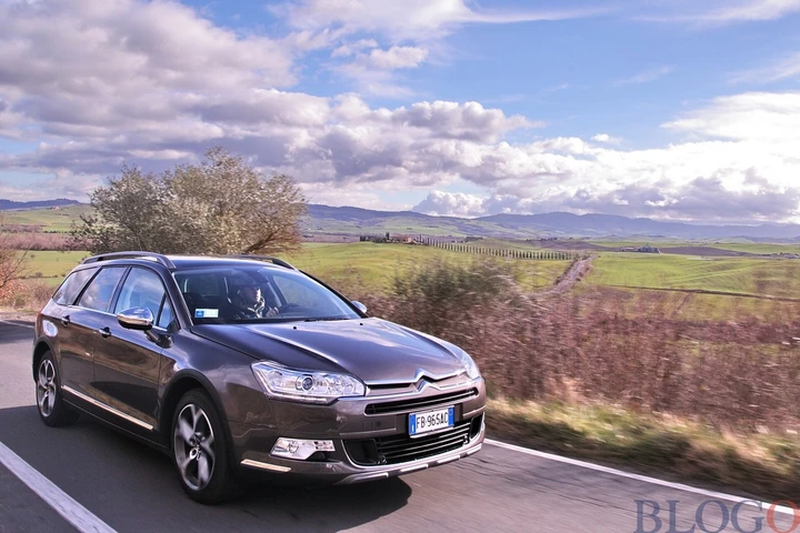Citroen C5 Tourer: il video e la tecnologia Hydractive III+