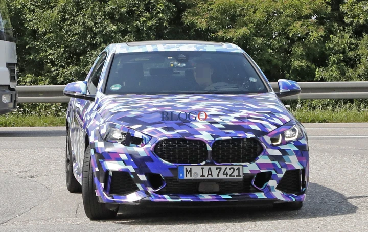 BMW Serie 2 Gran Coupè: foto spia su strada