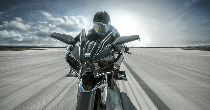 Sofuoglu spinge la Kawasaki H2R a 391 km/h! [Video]