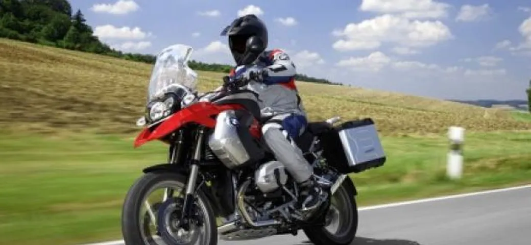 Mercato: classifiche Top 100. BMW R 1200 GS e Honda SH in testa nelle moto e scooter