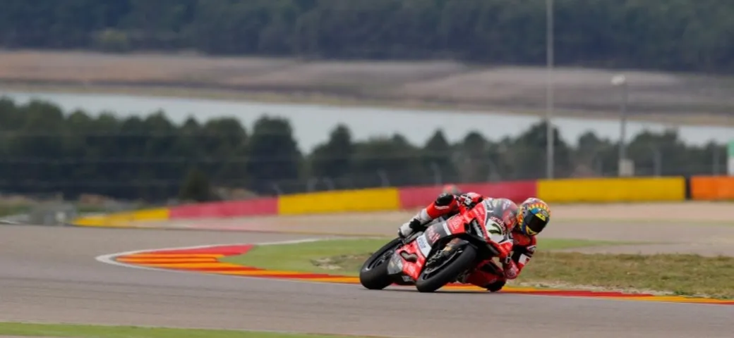 Superbike: Chaz Davies rialza la testa in FP3