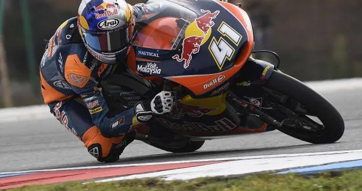 Moto3, sberla finale di Binder “alieno” davanti al rookie Mir! Migno (a podio), Bastianini, Di Giannantonio super!