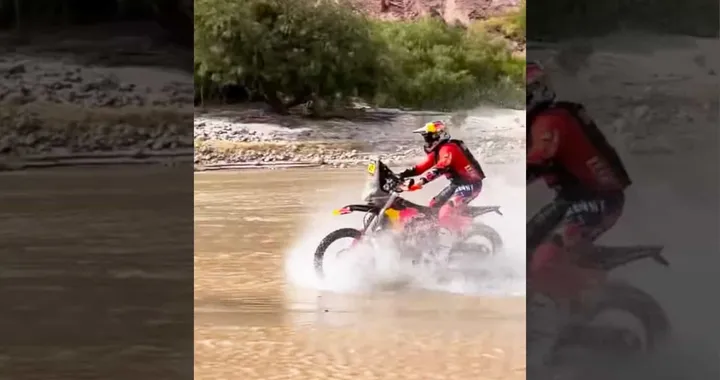 Surf con una moto da rally: il video