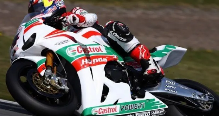 WSBK: Jonathan Rea in testa alle prime libere, davanti alle BMW di Corser e Badovini