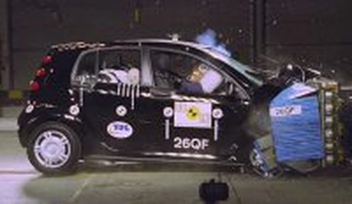 Mitsubishi vuole i danni da Mercedes