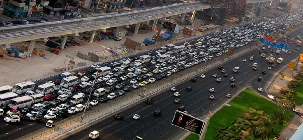 Anche a Dubai ci sono problemi di traffico