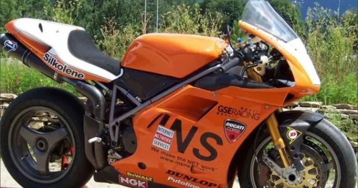 Ducati 996RS GSE di Troy Bayliss in vendita a 60.000 euro