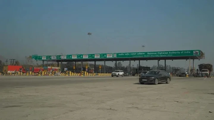 Migliaia di automobilisti ingannati da un casello fantasma: cosa è successo