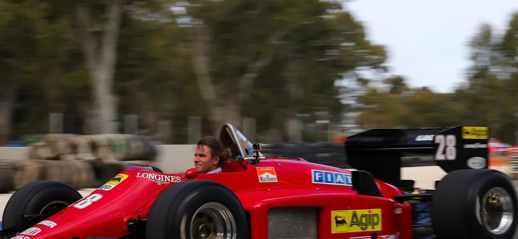 Con la Ferrari di Formula 1 sulle strade dell'Australia [Video]