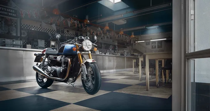 Triumph svela Street Twin EC1 Special Edition, Thruxton RS Ton Up Edition e 221 Special Edition Rocket 3 R e Rocket 3 GT