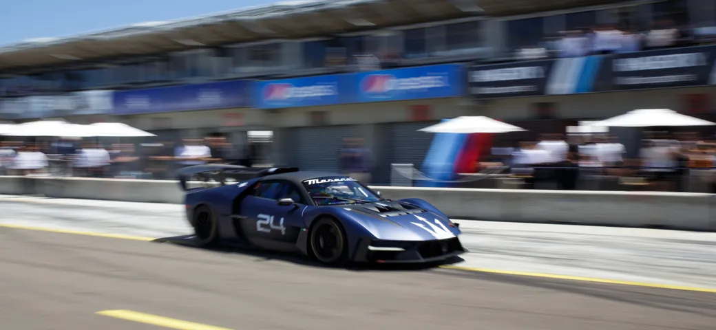 Maserati MCXtrema: a Laguna Seca la consegna al primo cliente