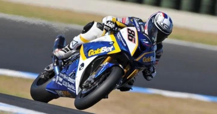 Superbike, Imola: Badovini soprende tutti nelle libere. Checa terzo, quinto Biaggi