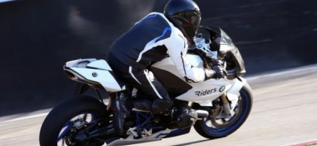 Alex Zanardi torna in pista, ma su una BMW HP2 Sport