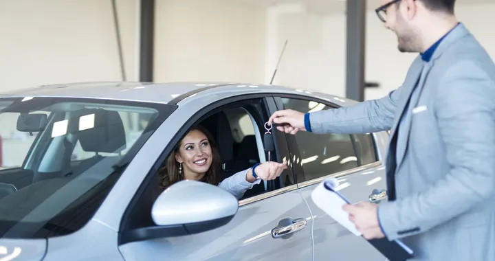 Auto cinesi alla conquista dell’Europa: nel 2036 potrebbero valere un’auto su tre