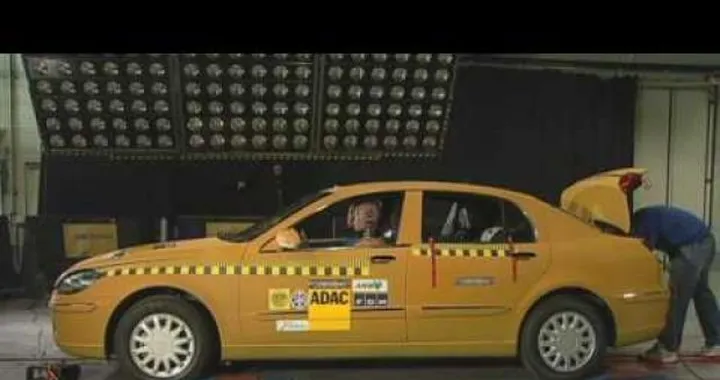 Brilliance BS4: il video del disastroso crash test in Germania