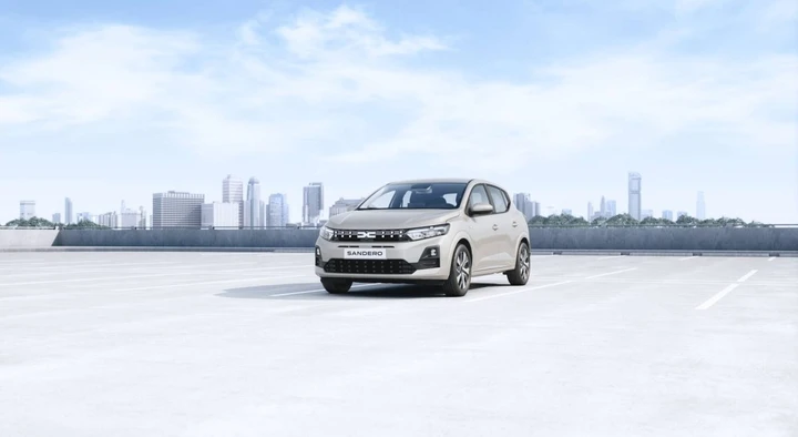 Dacia Sandero full hybrid, 155 CV a 19.900 euro: ordini aperti in Italia