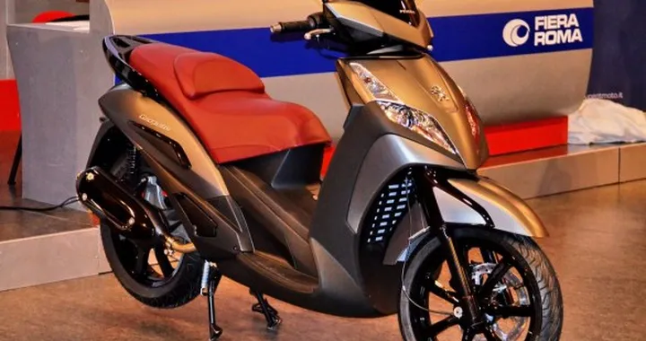 Peugeot Geopolis 300 M.Y. 2013 in anteprima mondiale al Motodays 2013