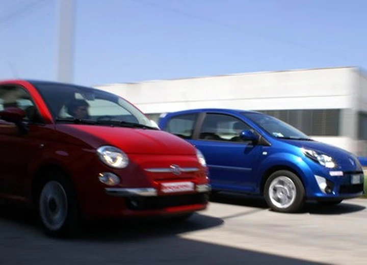 Fiat 500 1.4 Sport contro Renault Twingo GT, da Infomotori