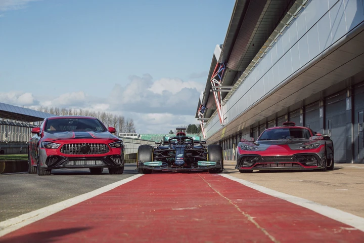 Mercedes-AMG GT4: in arrivo la nuova versione GT73e