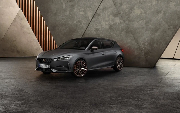 Cupra Leon eHybrid da 204 CV: prezzi in Italia