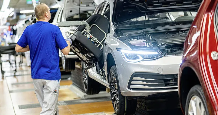 Volkswagen: stop alla produzione per una domanda troppo bassa