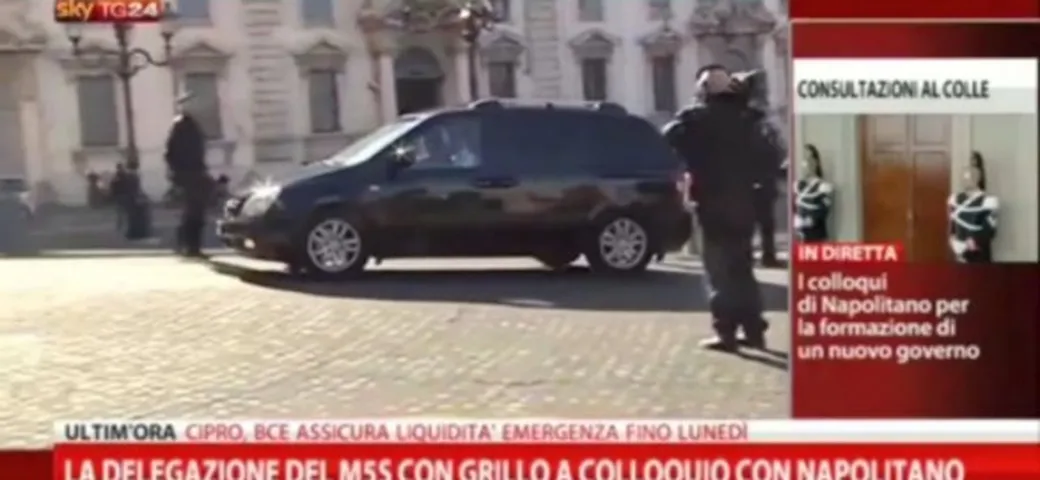 Beppe Grillo al Quirinale con una Kia Carnival