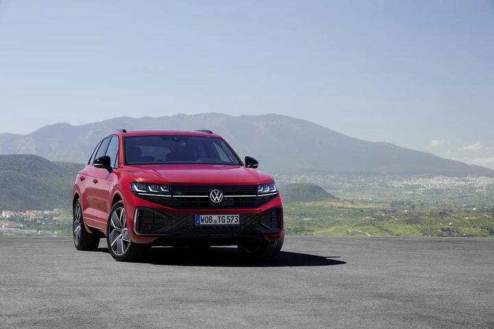 Volkswagen Touareg 2024: si aprono gli ordini in Italia in due allestimenti [FOTO]