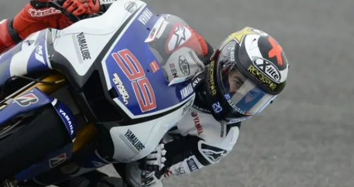 Spies: "una giornata difficile per tutti". Lorenzo: "la moto è già competitiva"