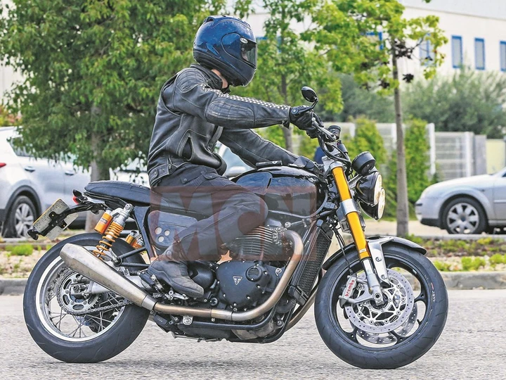 Triumph Speed Twin: spiato il prototipo della street-fighter vintage