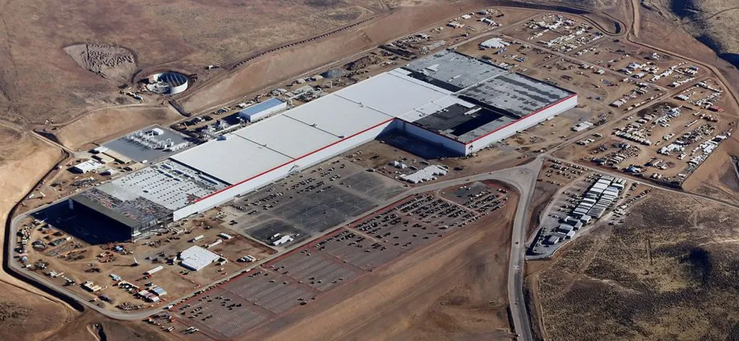 Tesla: le batterie ora si producono nella Gigafactory