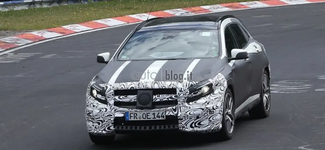 Mercedes GLA 45 AMG: foto spia dal Nurburgring