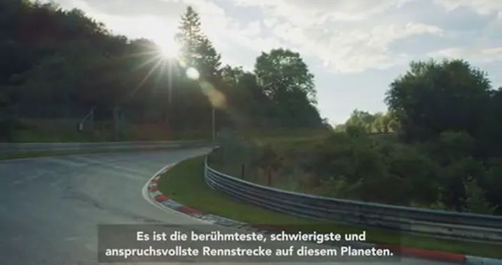 La Jaguar F-Type SVR diventa un taxi al Nurburgring