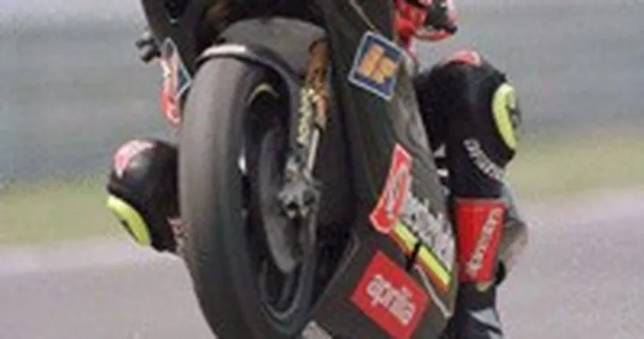 L'Aprilia offre una Moto a Biaggi?