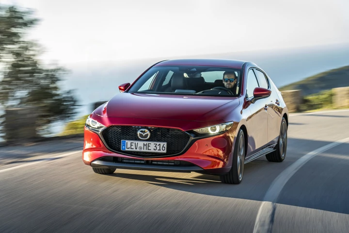 Mazda 3 2.0 M-Hybrid: primo contatto [Video]
