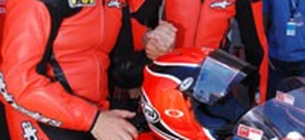 Lapo Elkann sulla Ducati Biposto