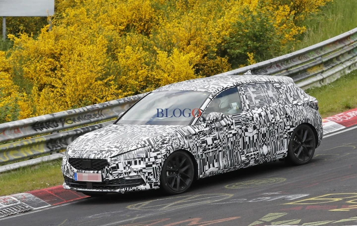 Nuova Seat Leon 2020: foto spia degli interni