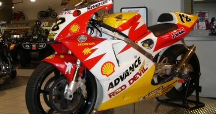 Honda NSR500 del 1998 in vendita su eBay