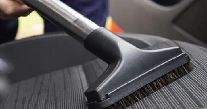 Come pulire i sedili dell’auto: fai da te e prodotti
