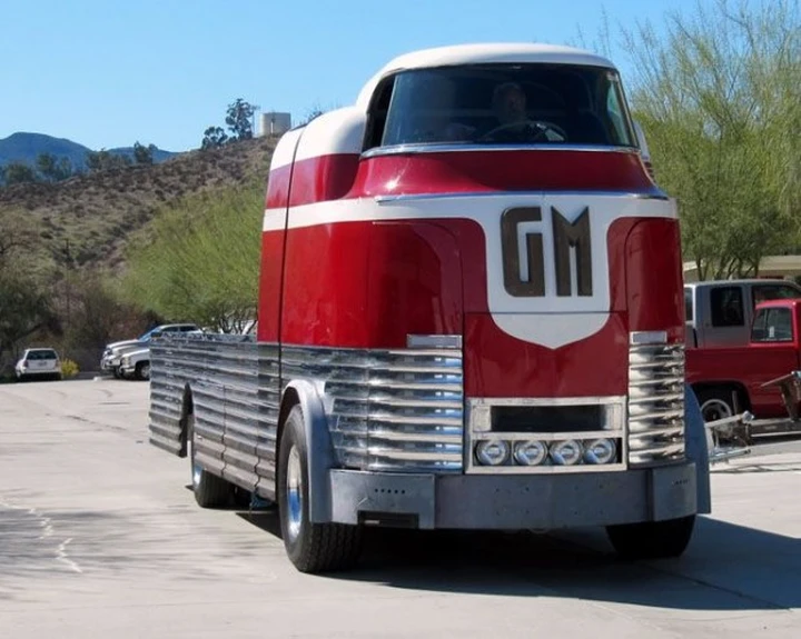 GM Futurliner: un esemplare del 1941 è trasformato in carro attrezzi!