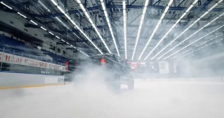 Toyota Hilux: hockey su ghiaccio